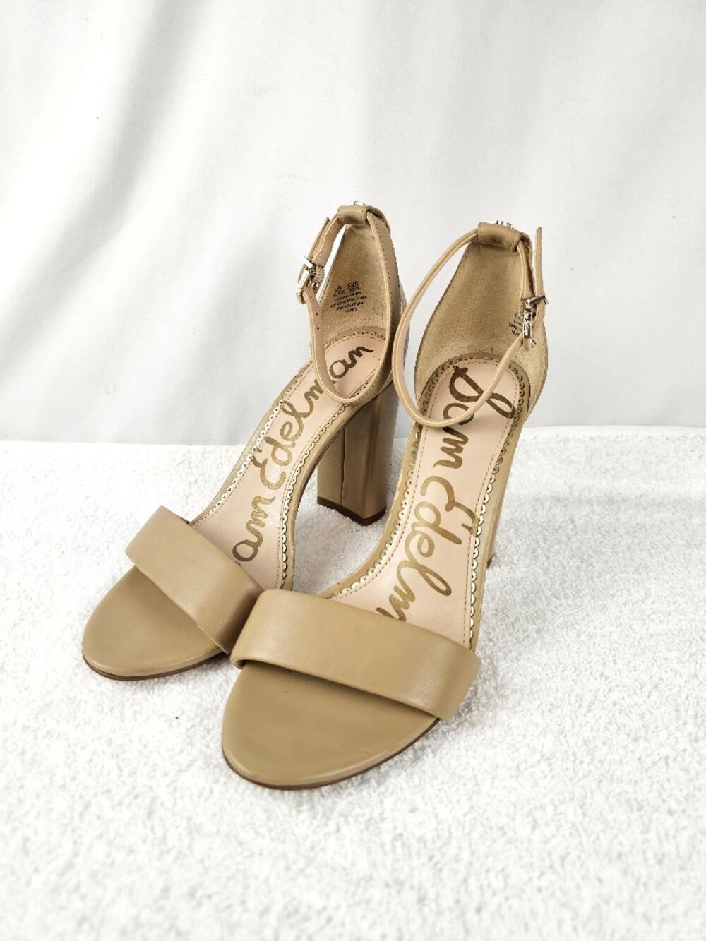 Sam Edelman Yaro block heel sandals nude color an ankle strap 6.5m